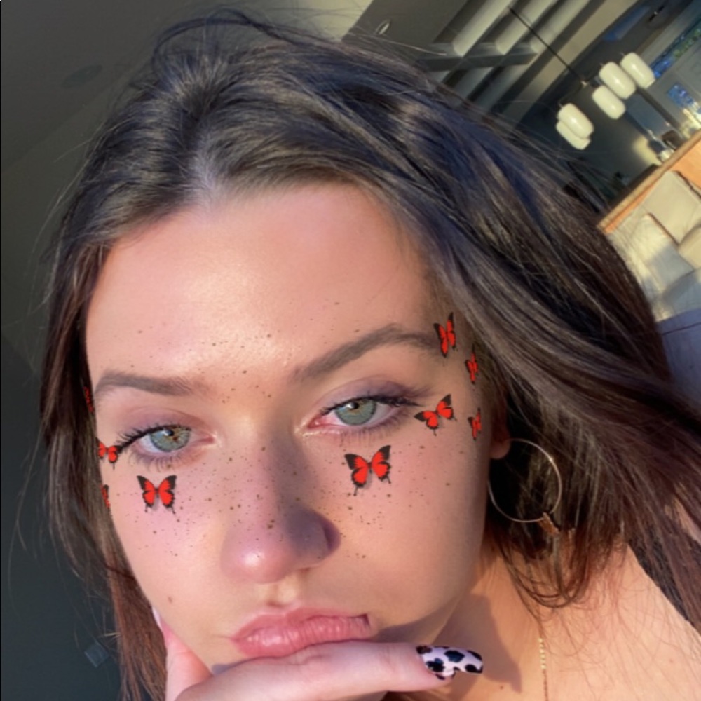 Meet your Posher, Amalia